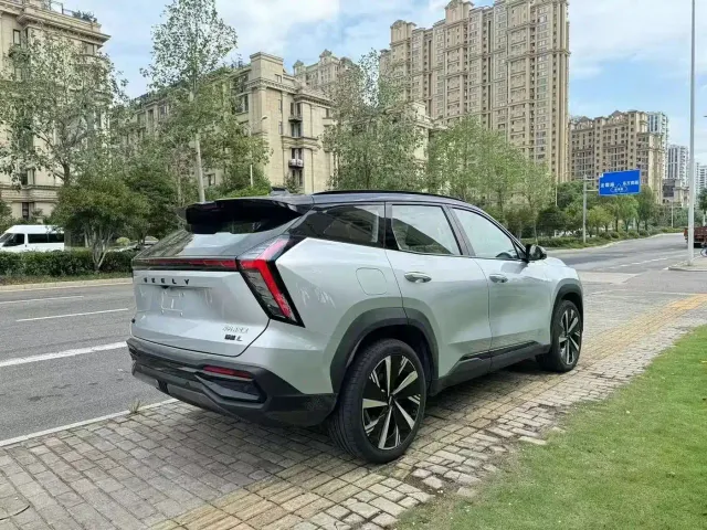 Geely Boyue L — Фото автомобиля 9