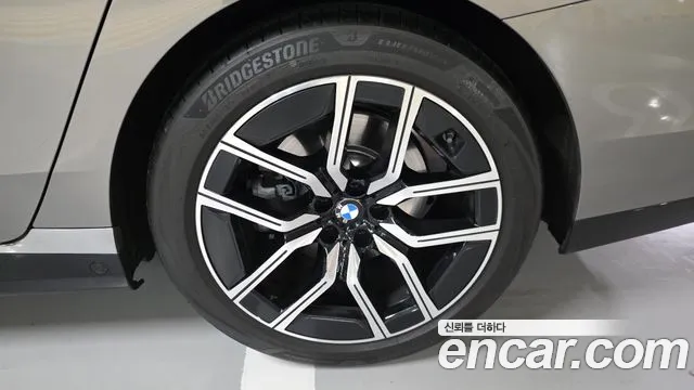 BMW 7 Series G70 — Фото автомобиля 16