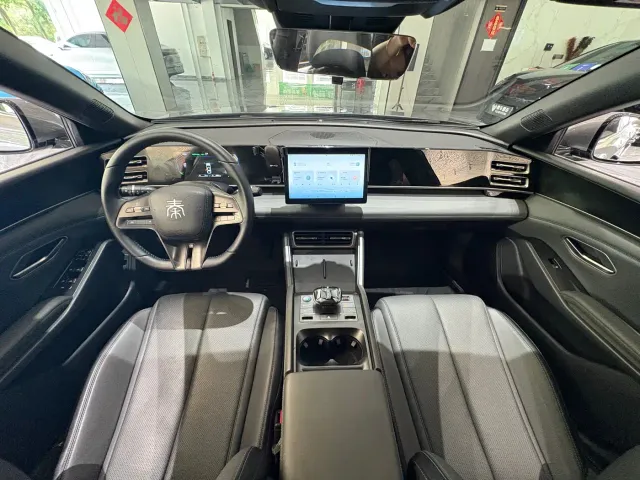 BYD Qin L — Фото автомобиля 6
