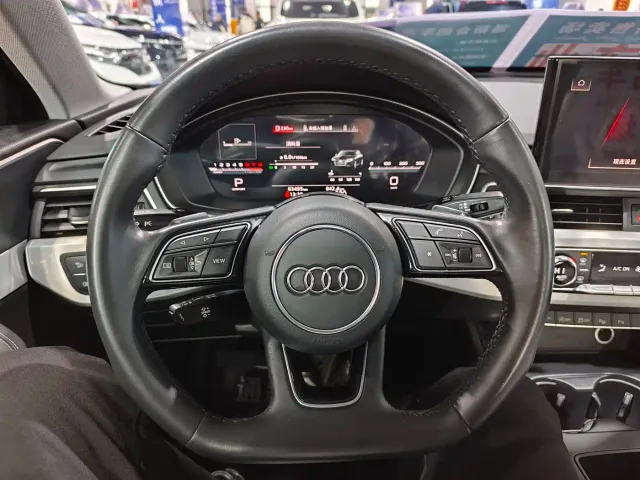 Audi A4L — Фото автомобиля 10