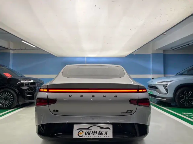Xpeng P7 — Фото автомобиля 7