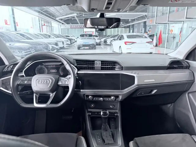 Audi Q3 — Фото автомобиля 4