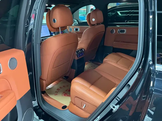 Li Auto L6 — Фото автомобиля 6