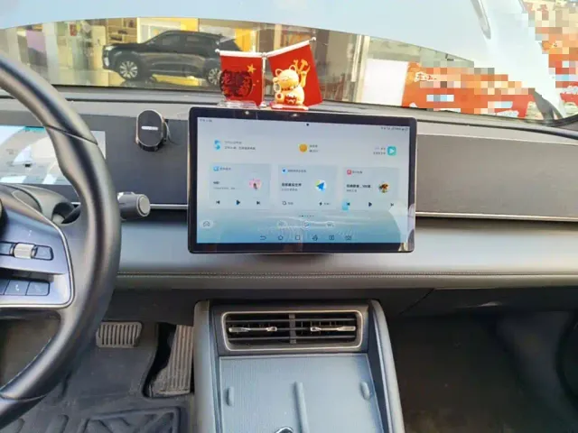 BYD Qin L — Фото автомобиля 12