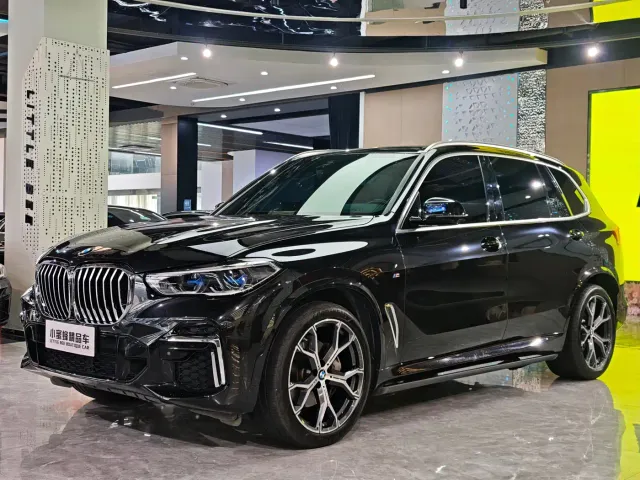 Фотография автомобиля — BMW X5