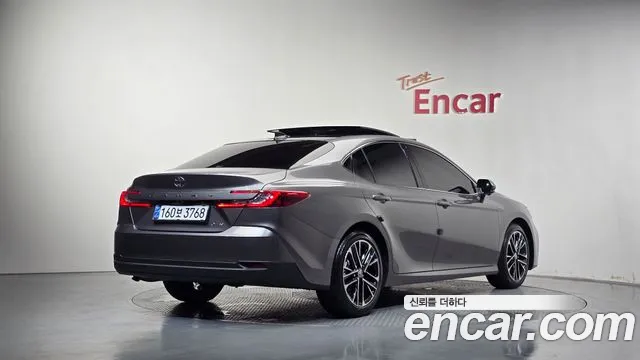 Toyota Camry — Фото автомобиля 2
