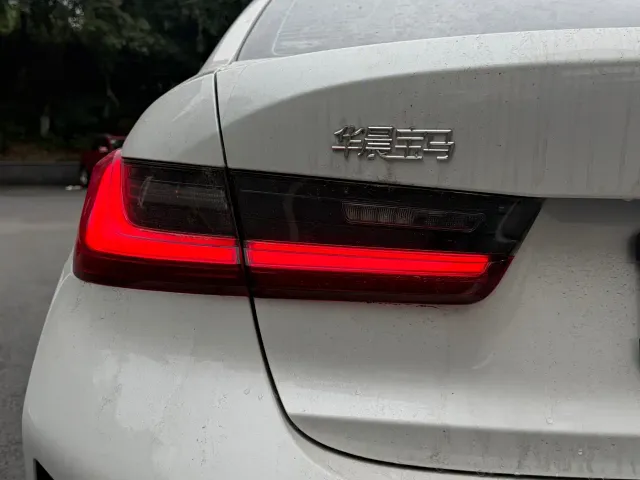 BMW 3 Series — Фото автомобиля 18