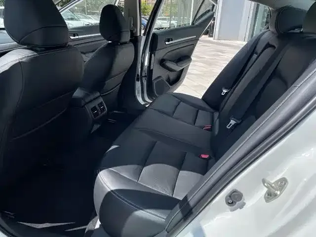 Nissan Teana — Фото автомобиля 5
