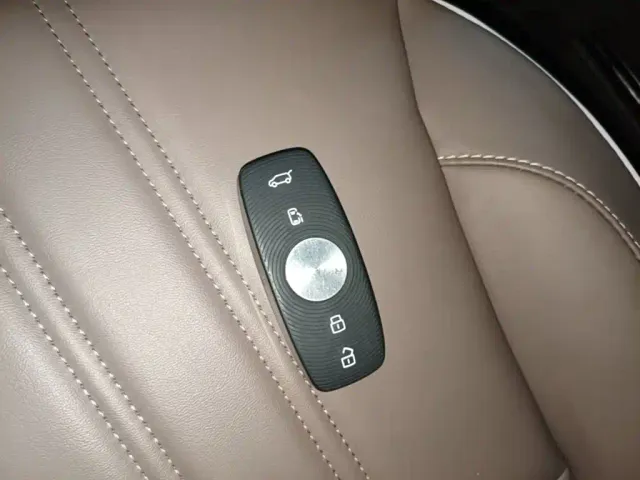 Roewe iMAX8 — Фото автомобиля 8