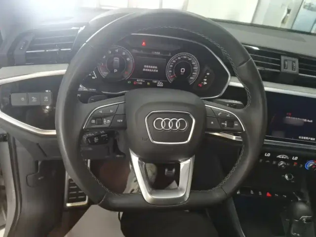 Audi Q3 — Фото автомобиля 10