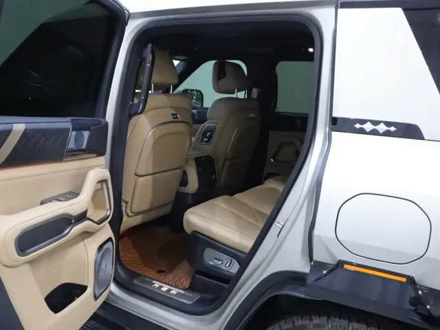 BYD FangChengBao Leopard 8 — Фото автомобиля 12