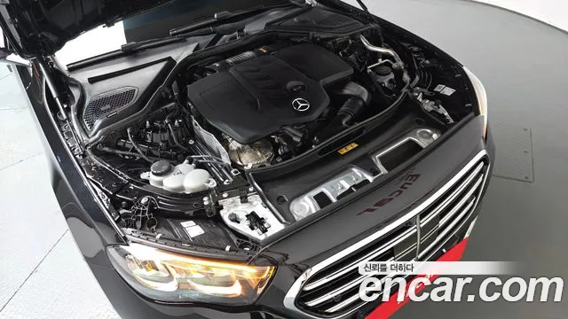 Mercedes-Benz E-Class — Фото автомобиля 6