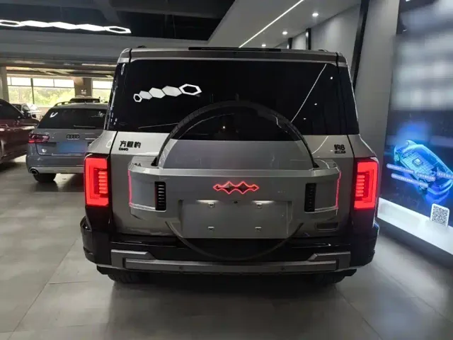 BYD FangChengBao Leopard 8 — Фото автомобиля 5