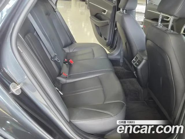 Hyundai Sonata — Фото автомобиля 10