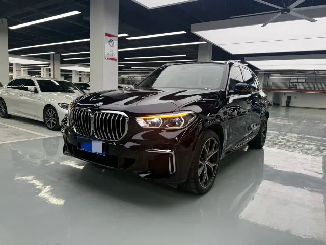 Фотография автомобиля — BMW X5