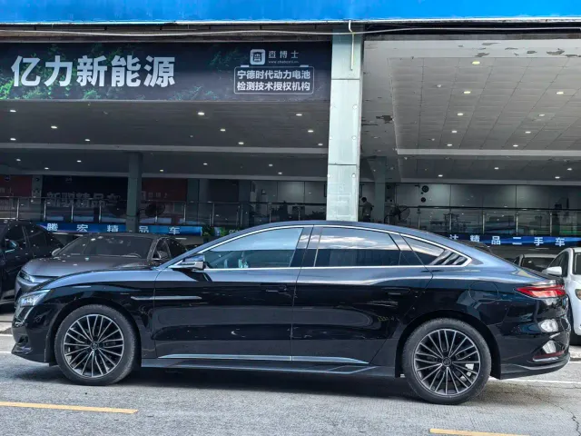 BYD Han — Фото автомобиля 13