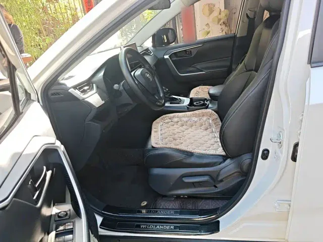 Toyota Wildlander — Фото автомобиля 11