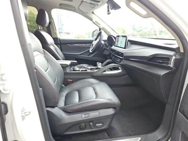 Maxus SAIC Maxus D90 Pro — Фото автомобиля 8