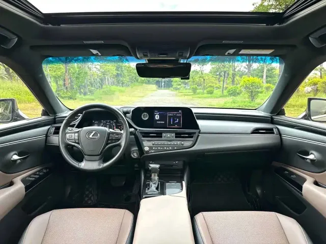 Lexus ES — Фото автомобиля 9