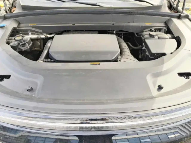 Li Auto L8 — Фото автомобиля 9