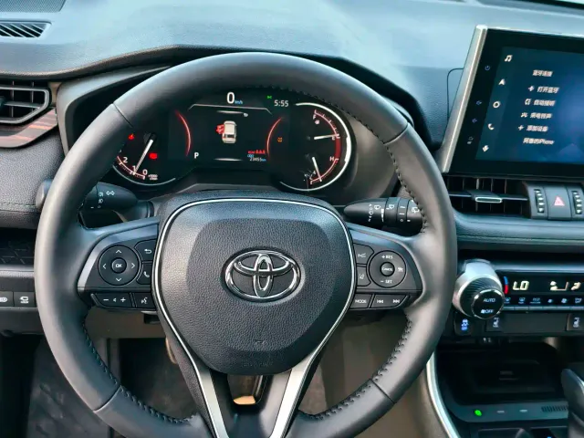 Toyota RAV4 — Фото автомобиля 13