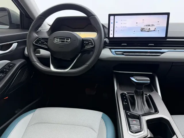 Geely Emgrand — Фото автомобиля 11