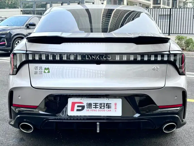 Lynk & Co 03 — Фото автомобиля 23
