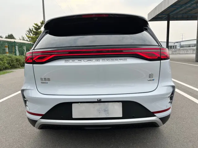 BYD Tang — Фото автомобиля 7