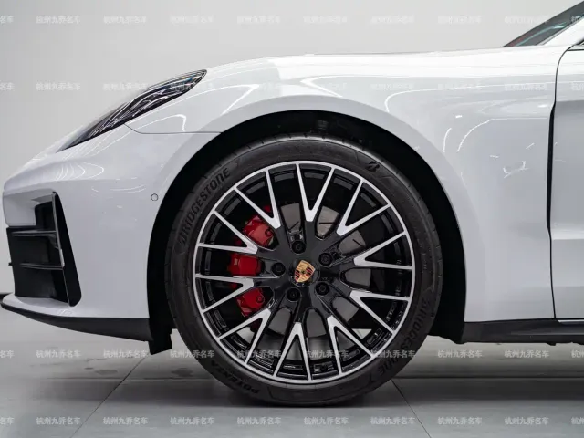 Porsche Panamera — Фото автомобиля 9
