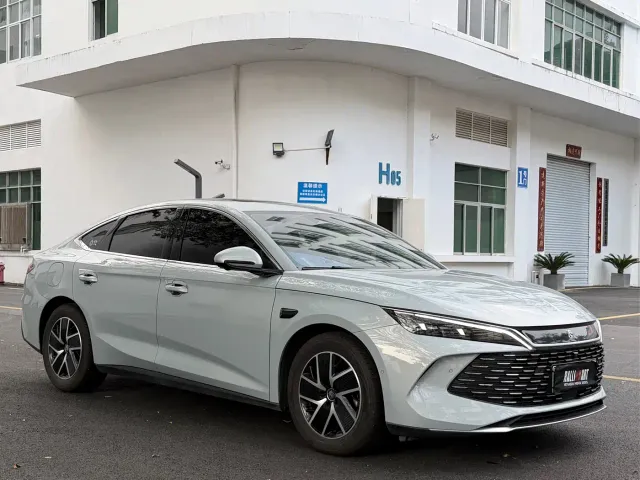 BYD Qin L — Фото автомобиля 7