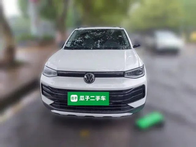 Volkswagen Tharu — Фото автомобиля 2