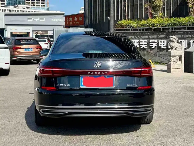 Volkswagen Passat — Фото автомобиля 11