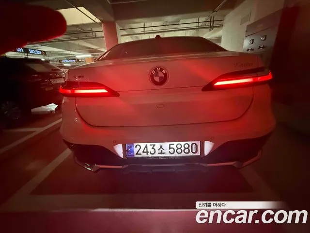 BMW 7-Series — Фото автомобиля 4