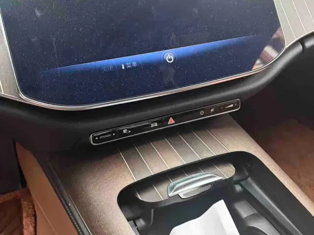 Mercedes-Benz E-Class — Фото автомобиля 4