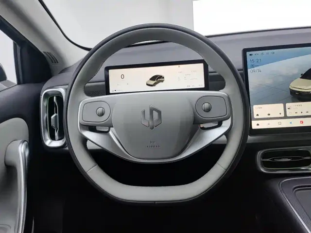 Leapmotor B01 — Фото автомобиля 15