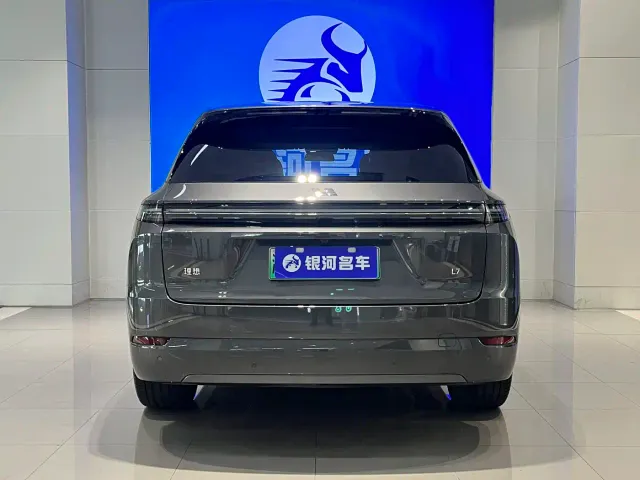 Li Auto L7 — Фото автомобиля 14