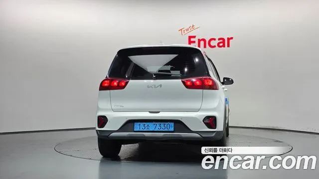 Kia Niro — Фото автомобиля 4