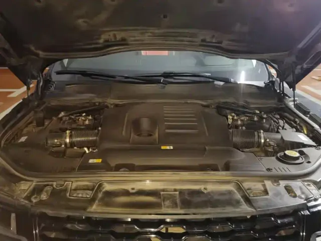 Land Rover Range Rover Sport — Фото автомобиля 10