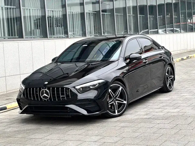 Фотография автомобиля — Mercedes-Benz A-Class AMG