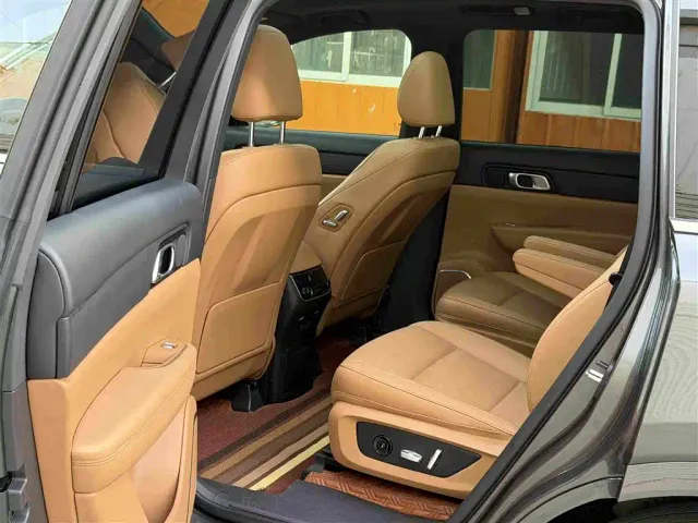 Li Auto ONE — Фото автомобиля 8