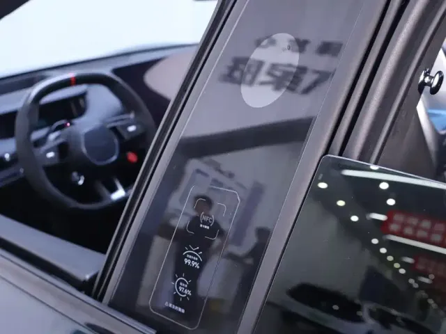 Xiaomi SU7 — Фото автомобиля 24