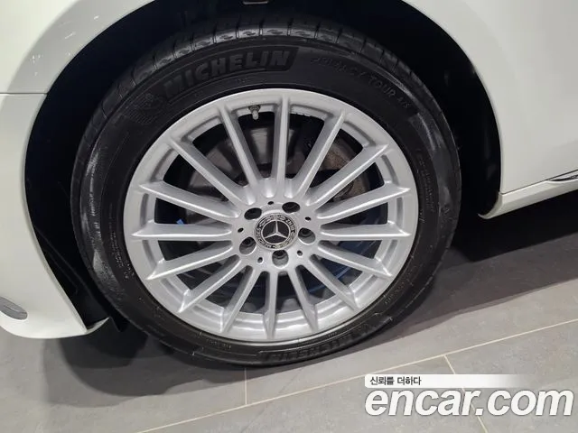 Mercedes-Benz E-Class — Фото автомобиля 5