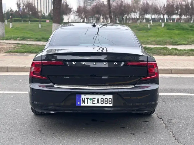 Volvo S90 — Фото автомобиля 8