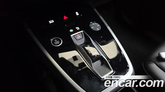 Audi Q4 e-tron — Фото автомобиля 9