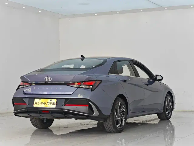 Hyundai Elantra — Фото автомобиля 6