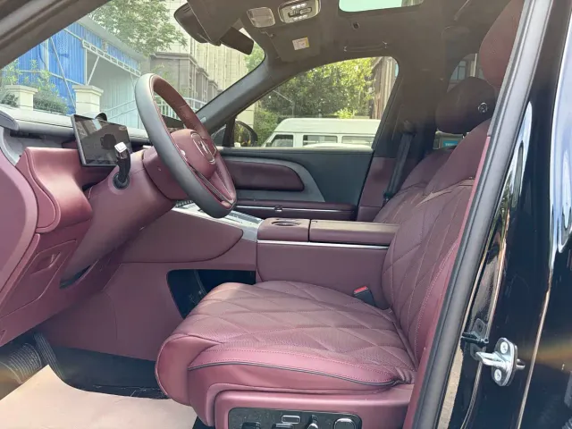 Voyah Auto VOYAH Taisan 2026 Model Base — Фото автомобиля 4