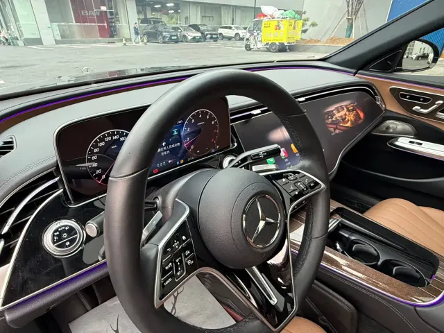 Mercedes-Benz E-Class — Фото автомобиля 9