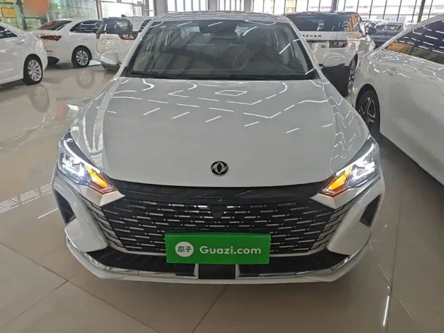 Dongfeng Yixuan MAX — Фото автомобиля 2