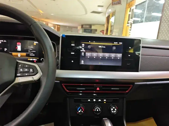 Volkswagen Lavida — Фото автомобиля 12