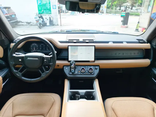 Land Rover Defender — Фото автомобиля 9